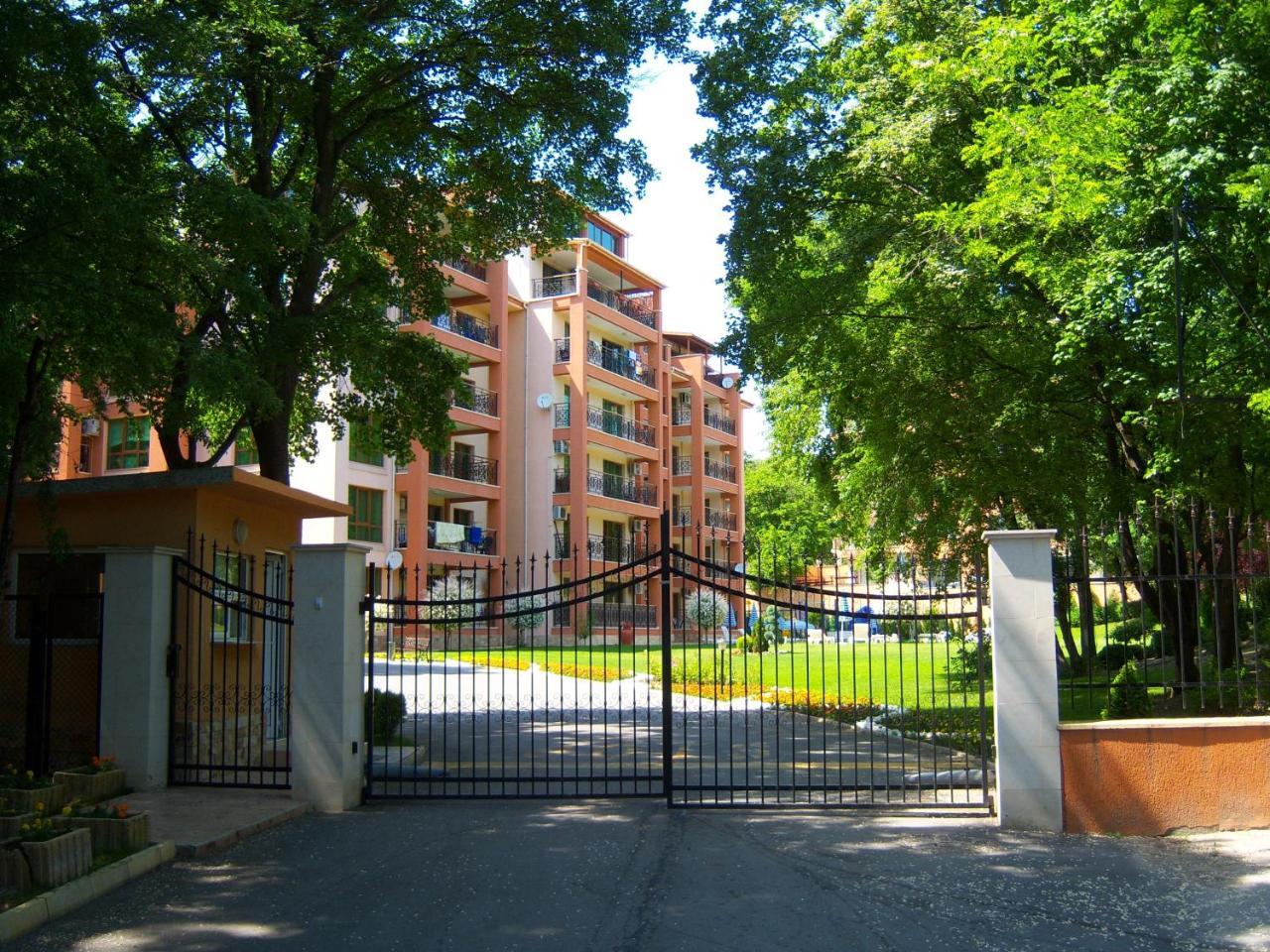 Sunrise Complex Apartments Golden Sands Exterior photo